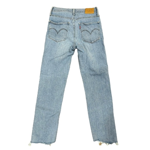 Levi's 724 High Rise Crop Straight Leg Jeans in Light Wash Blue - Picture 5 of 6